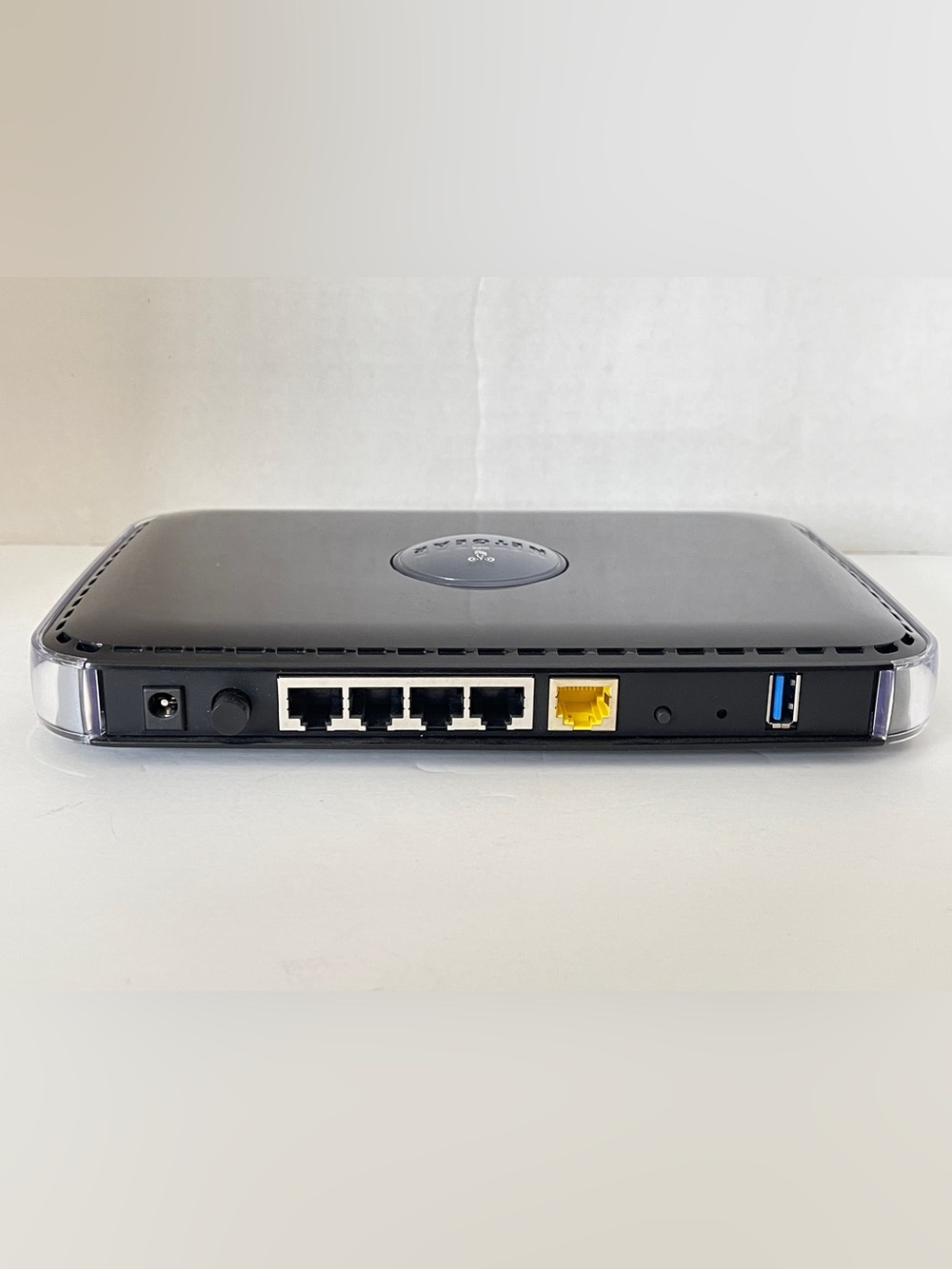 NETGEAR N600 Wireless Dual Band Router (WNDR3400-100NAS) - Picture 4 of 13